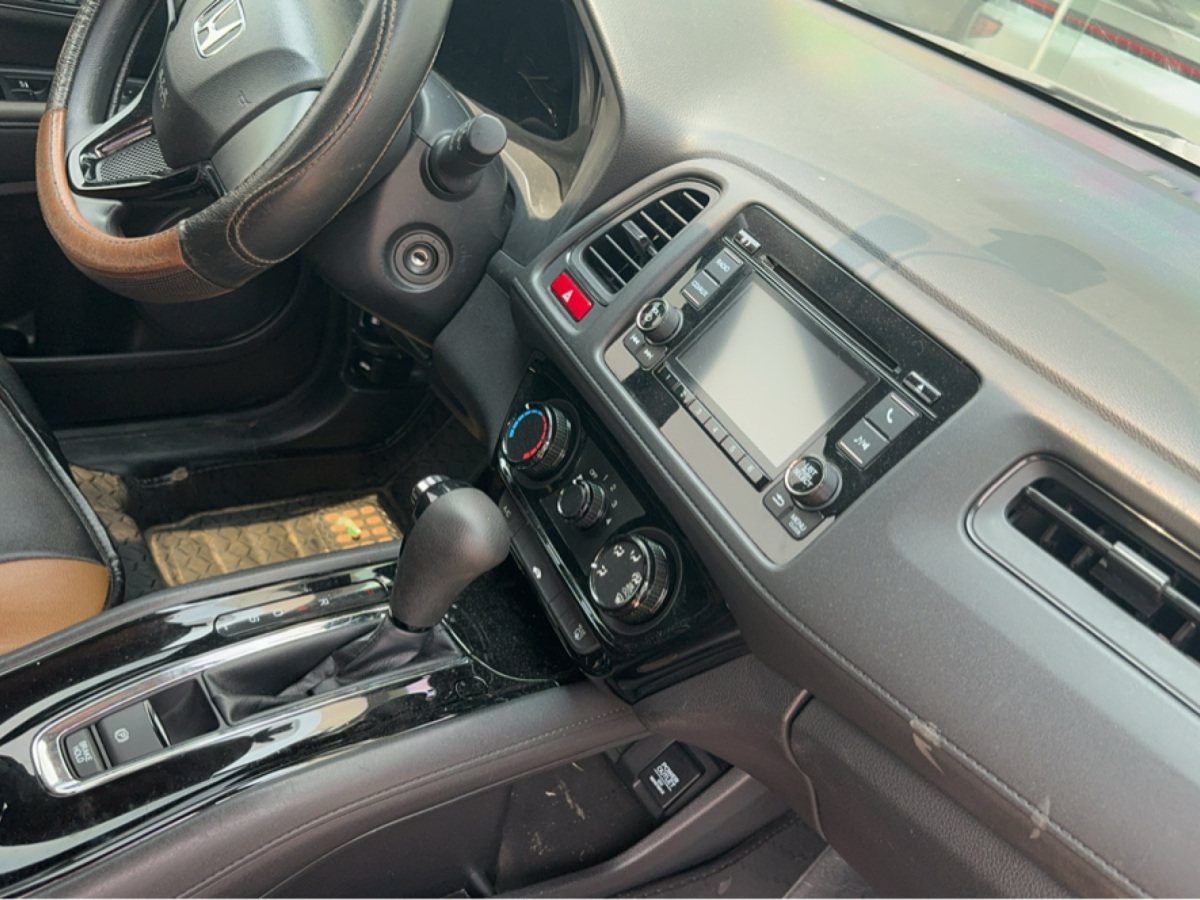 2015年6月本田 缤智  2015款 1.5L CVT两驱舒适型