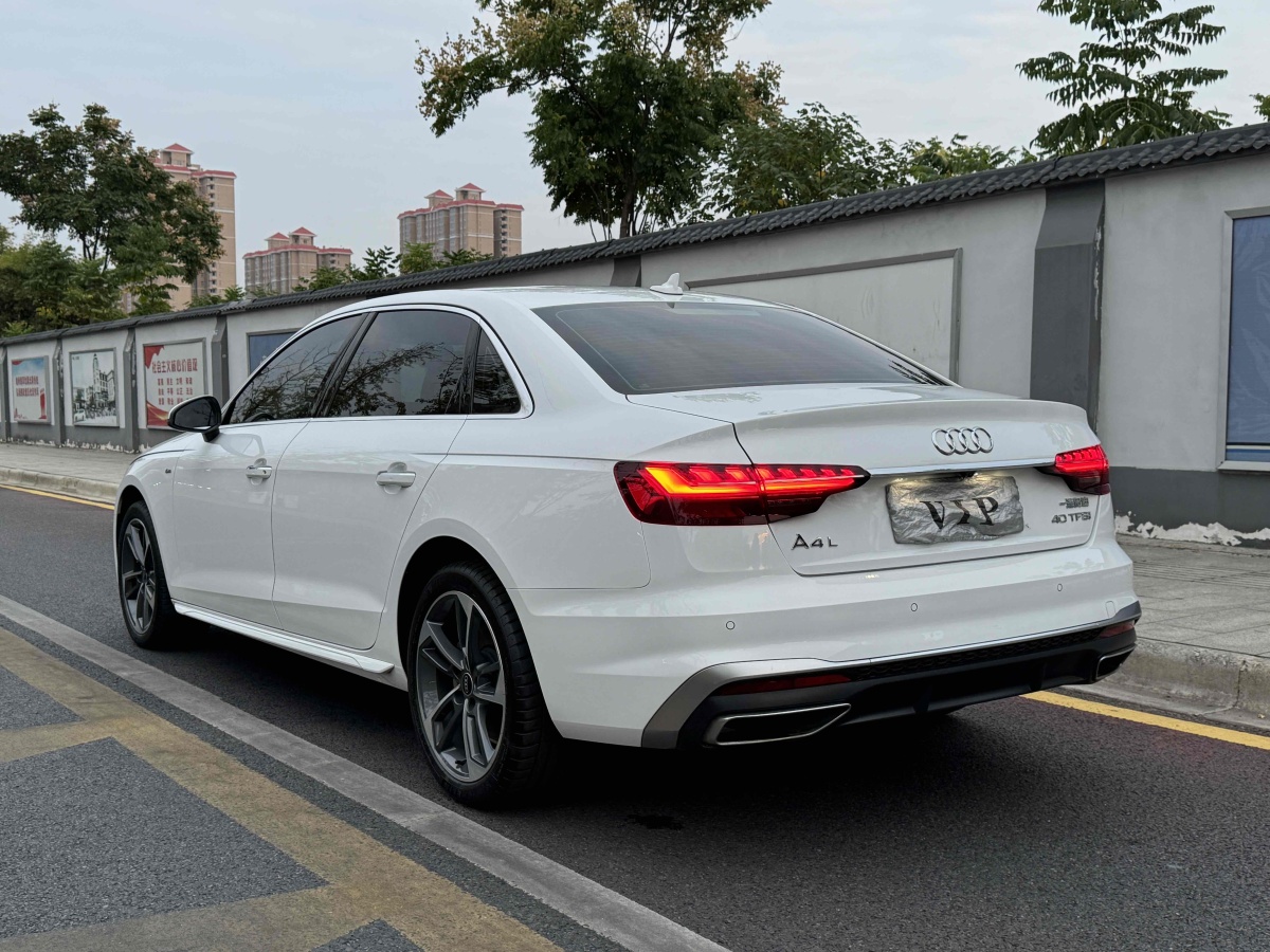 奧迪 奧迪A4L  2022款 40 TFSI 時(shí)尚動(dòng)感型圖片