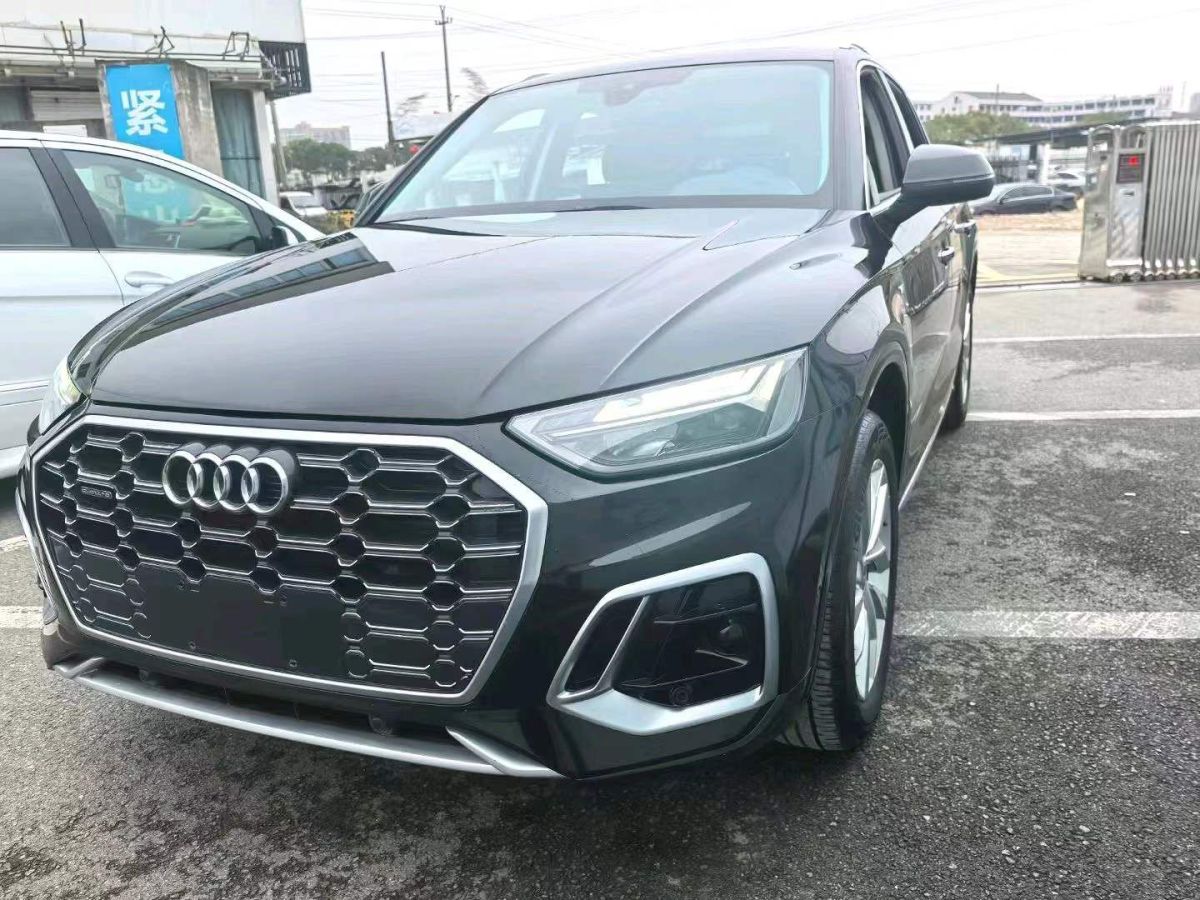 奧迪 奧迪Q5 e-tron  2022款 40 e-tron 星耀型 機甲套裝圖片