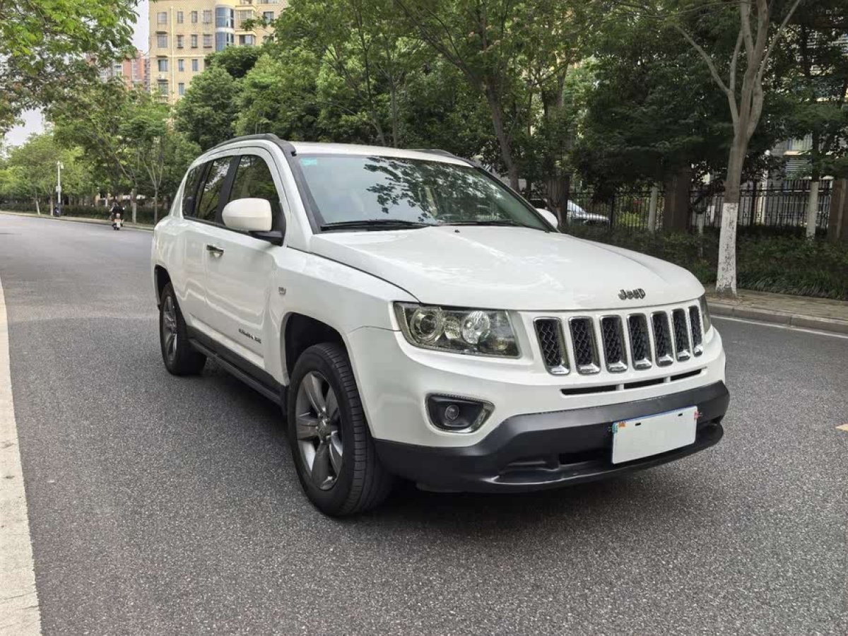 Jeep 指南者  2014款 改款 2.4L 四驅(qū)舒適版圖片