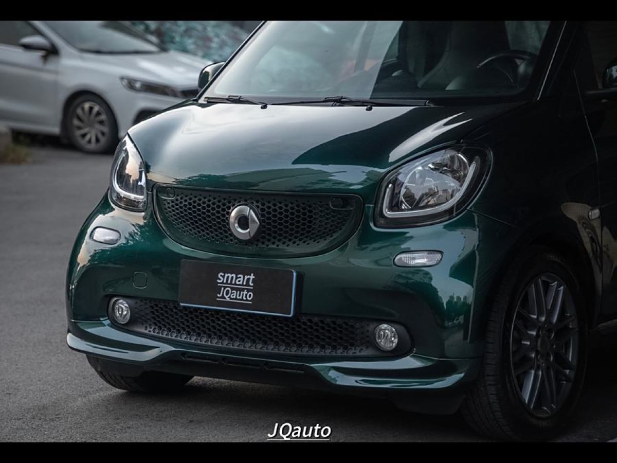 smart fortwo  2018款 0.9T 66千瓦流光綠特別版圖片