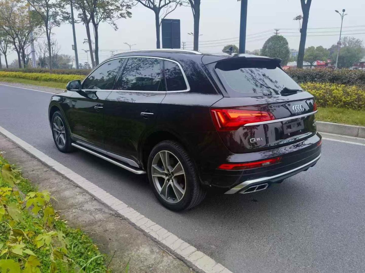 奧迪 奧迪Q5 e-tron  2022款 40 e-tron 星耀型 機(jī)甲套裝圖片