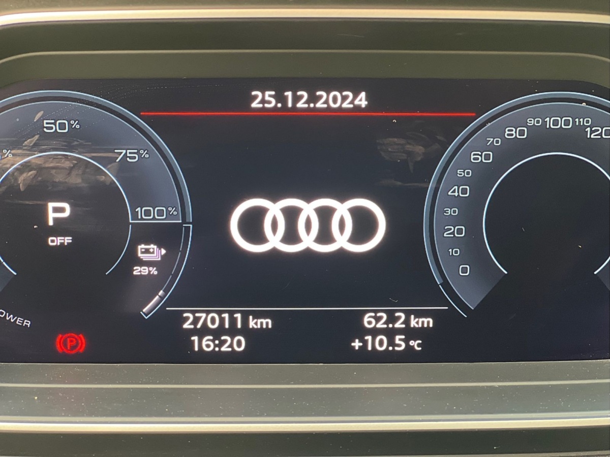 奧迪 奧迪Q4 e-tron  2023款 40 e-tron 創(chuàng)行版圖片