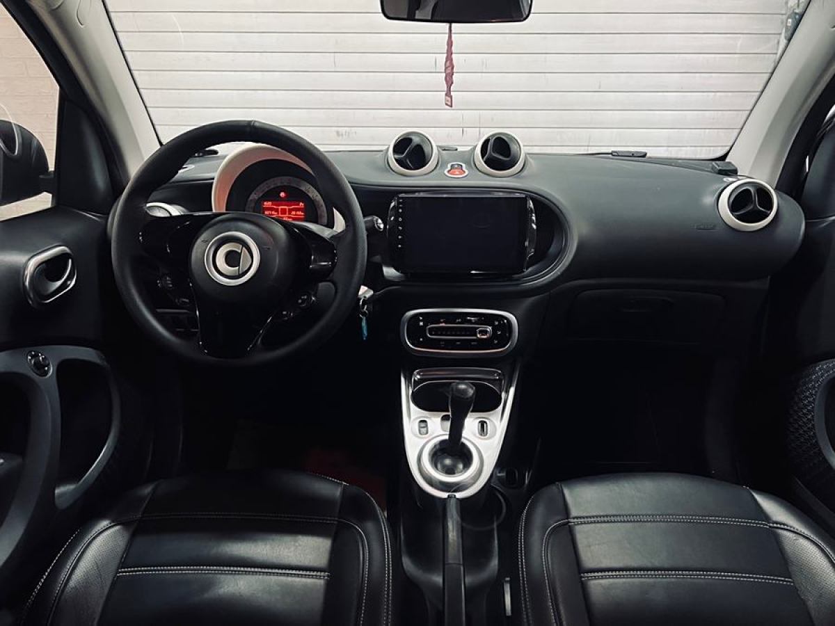 smart fortwo  2015款 1.0L 52千瓦硬頂靈動(dòng)版圖片