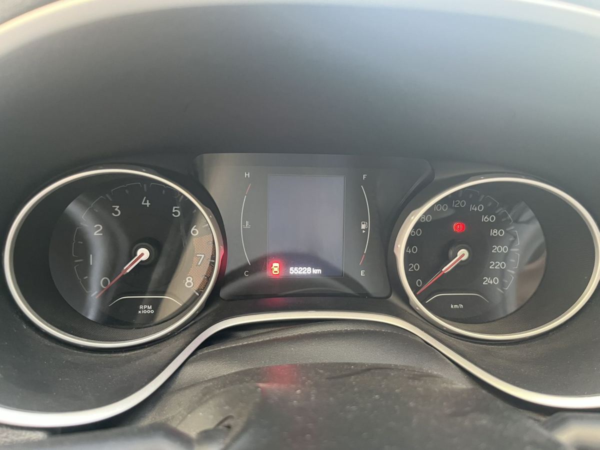 Jeep 指南者  2019款  220T 自動(dòng)悅享版圖片
