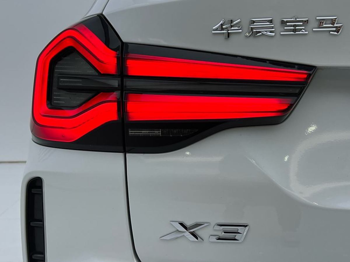 寶馬 寶馬X3  2022款 xDrive30i 領(lǐng)先型 M曜夜套裝圖片