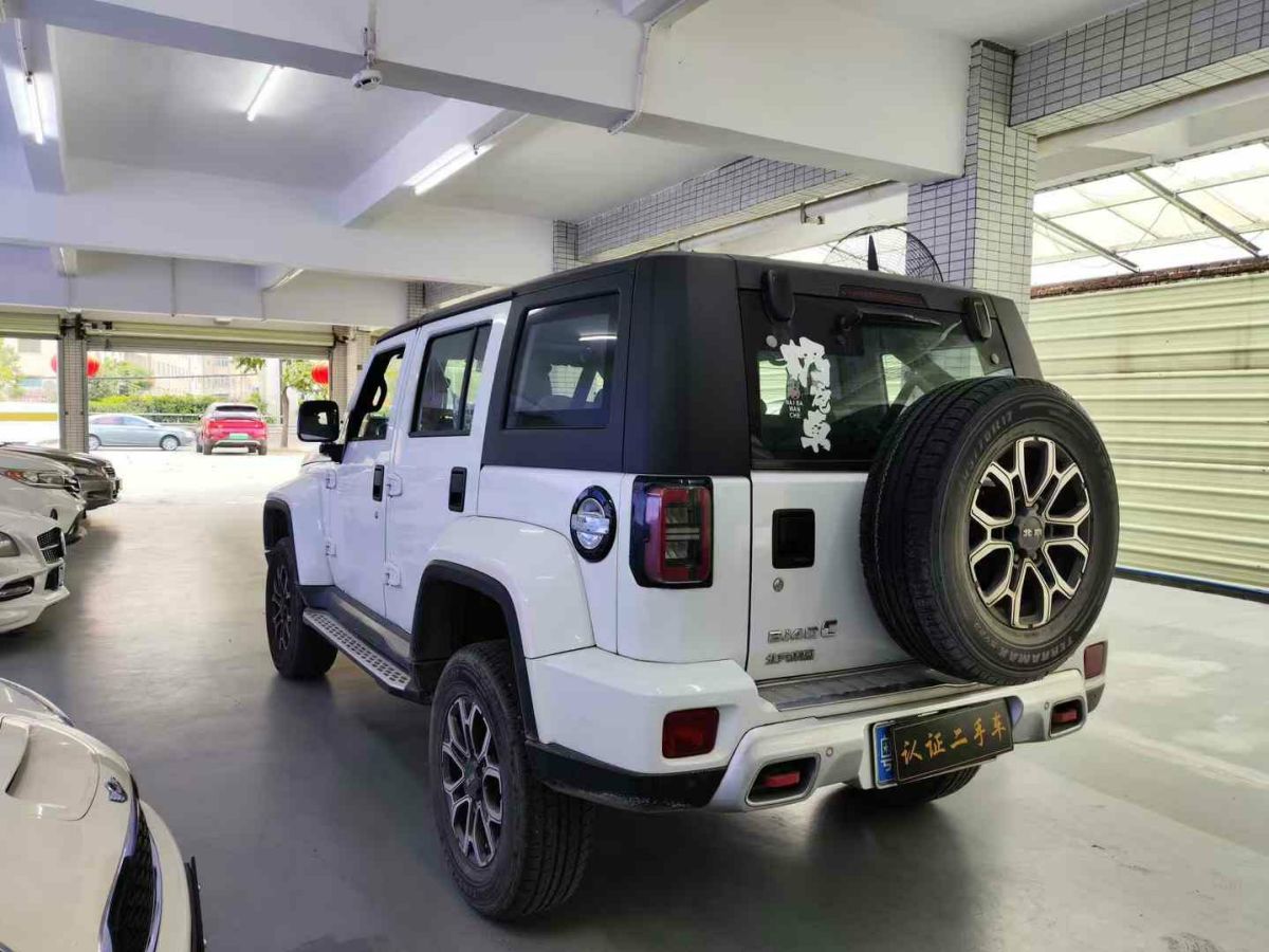 北京 BJ40  2021款 2.0T 自動四驅(qū)環(huán)塔冠軍版圖片