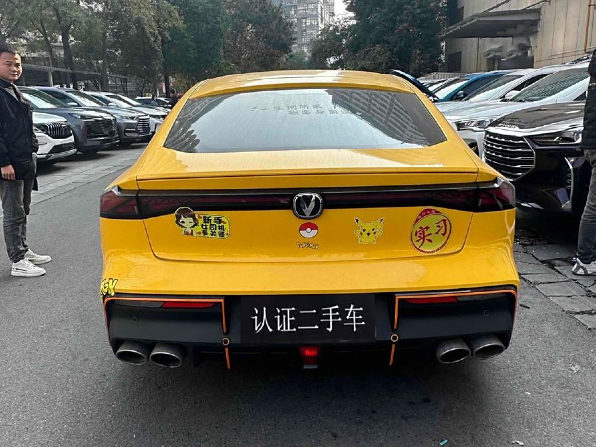 長(zhǎng)安 長(zhǎng)安UNI-V  2022款 1.5T 運(yùn)動(dòng)版圖片