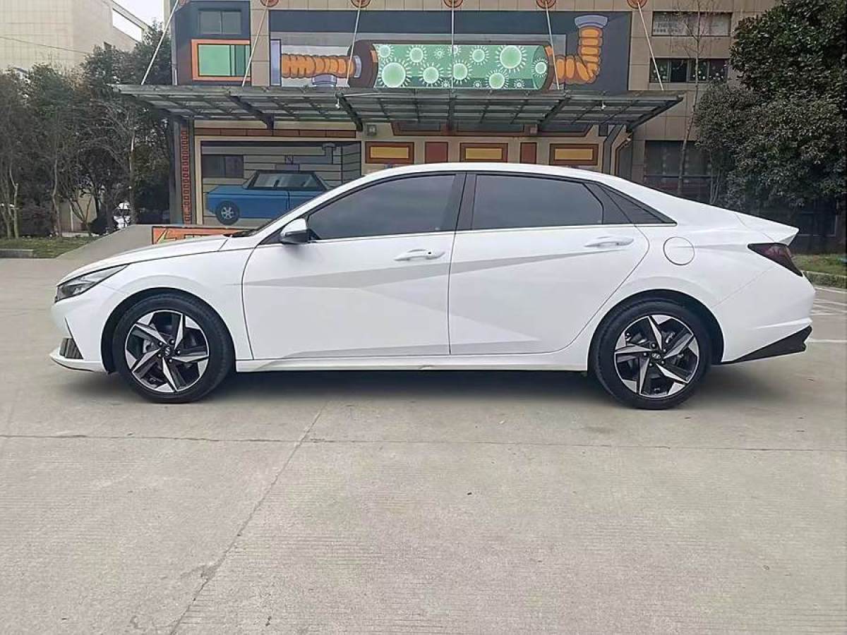 現(xiàn)代 伊蘭特  2023款 1.5L CVT GLS領(lǐng)先版圖片