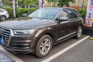奧迪Q7 奧迪 40 TFSI S line運動型