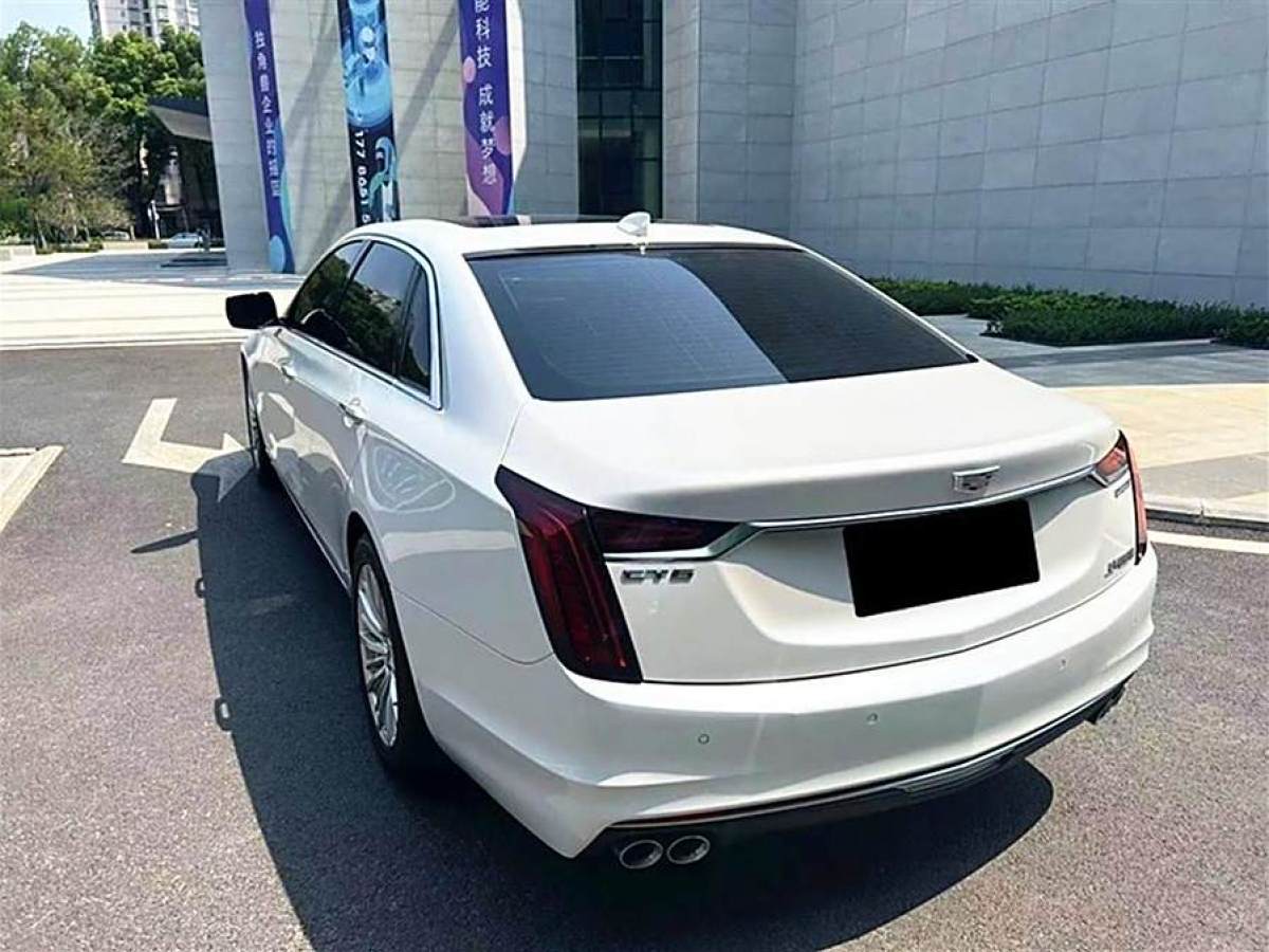 凱迪拉克 CT6  2019款 28T 時(shí)尚型圖片