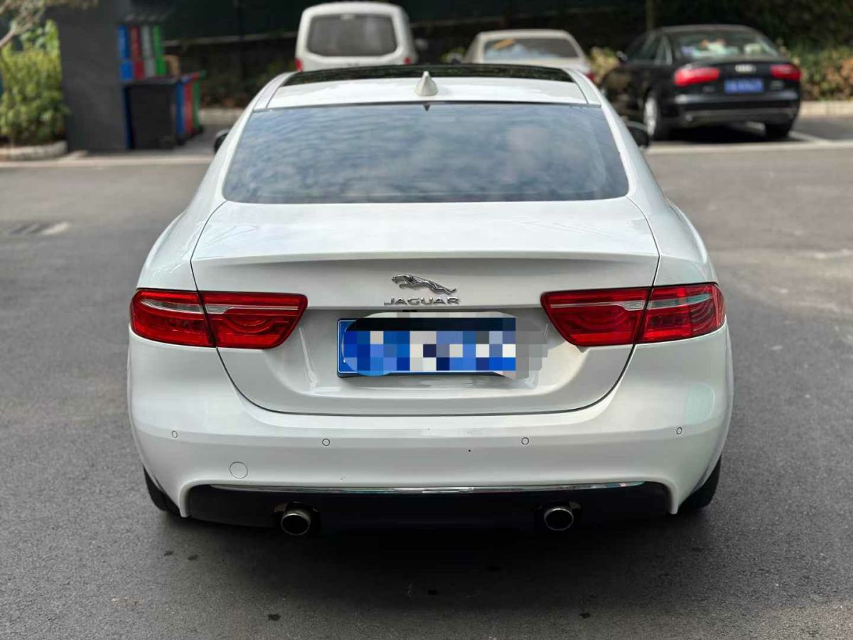 捷豹 XE  2018款 2.0T 300PS 四驅(qū)R-Sport運動版圖片