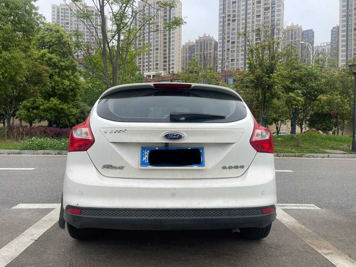 福特 ?？怂? 2012款 兩廂 1.6L 自動(dòng)風(fēng)尚型圖片