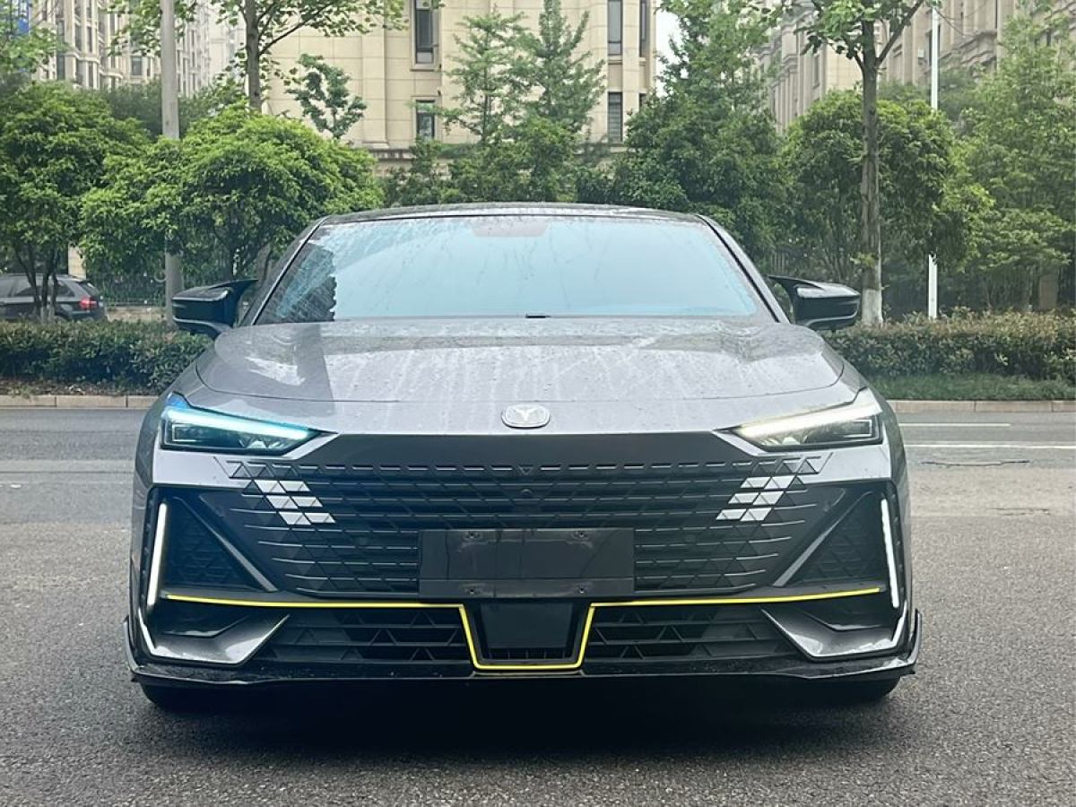 長(zhǎng)安 長(zhǎng)安UNI-V  2023款 1.5T 運(yùn)動(dòng)版圖片