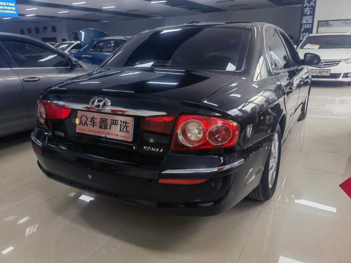 現(xiàn)代 索納塔  2008款 2.0L 自動標(biāo)準(zhǔn)型圖片