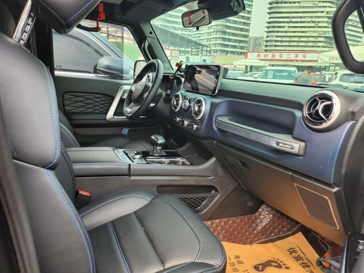 北京 BJ40  2020款 2.0T 自動(dòng)四驅(qū)城市獵人版至尊型圖片