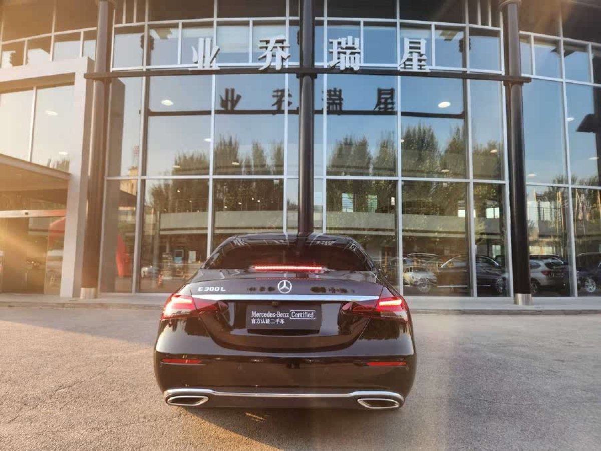 奔馳 奔馳E級(jí)  2023款 改款 E 300 L 時(shí)尚型圖片