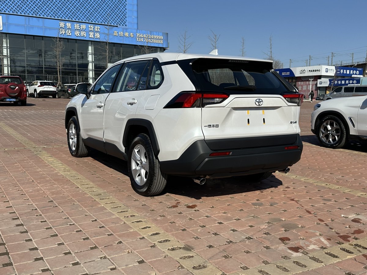 豐田 RAV4  2018款 榮放 2.0L CVT兩驅(qū)都市版圖片