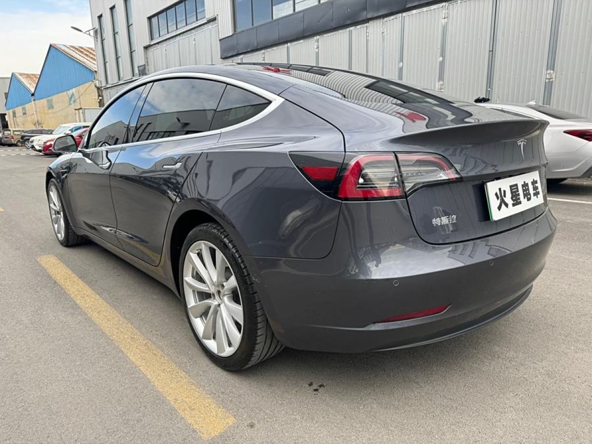 特斯拉 Model 3  2019款 標(biāo)準(zhǔn)續(xù)航后驅(qū)升級版圖片