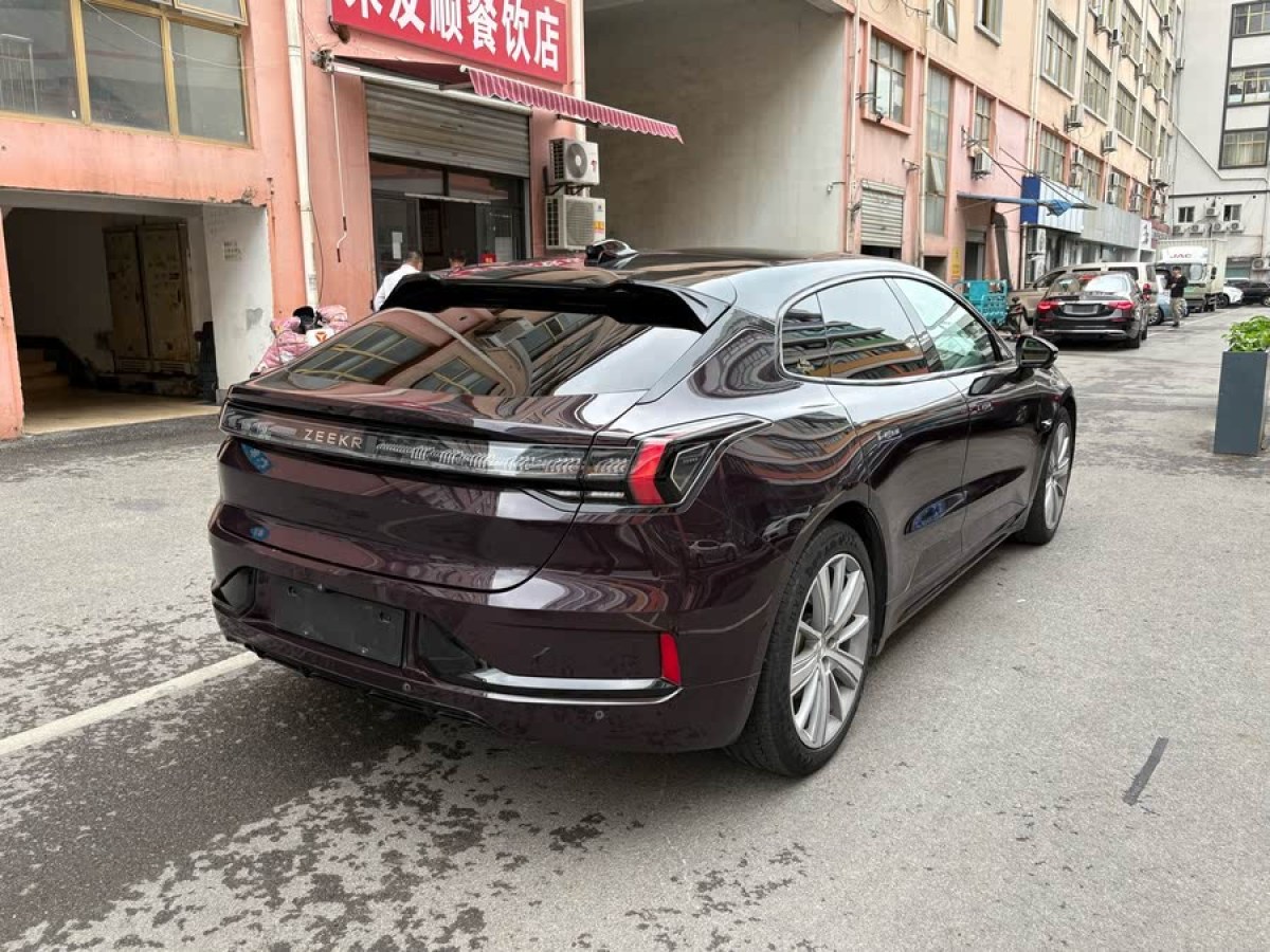 極氪 極氪001  2022款 超長(zhǎng)續(xù)航雙電機(jī) YOU版圖片