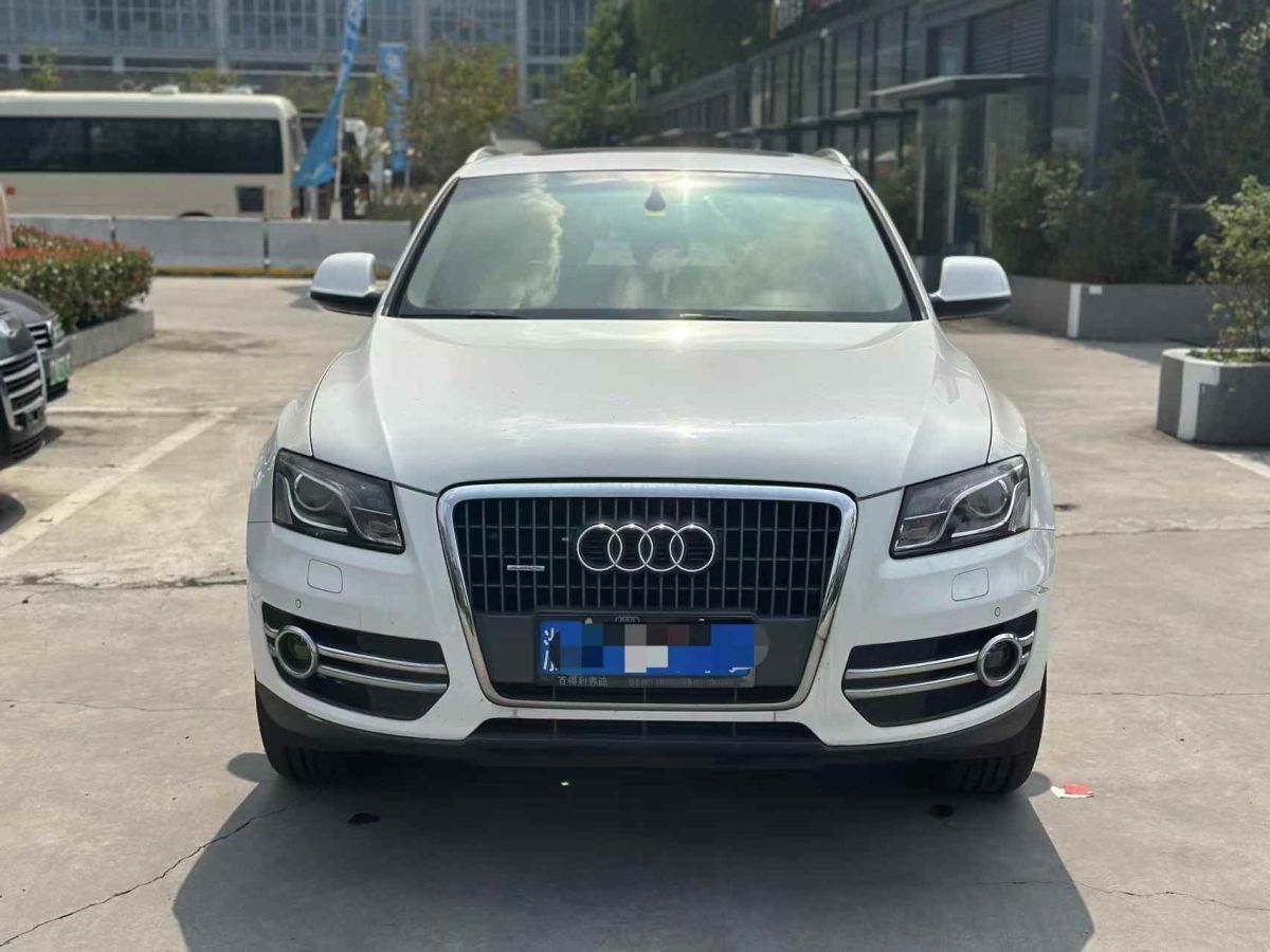 2013年4月奧迪 奧迪Q5  2013款 Q5 3.0TFSI 45TFSI Quattro 運(yùn)動(dòng)型