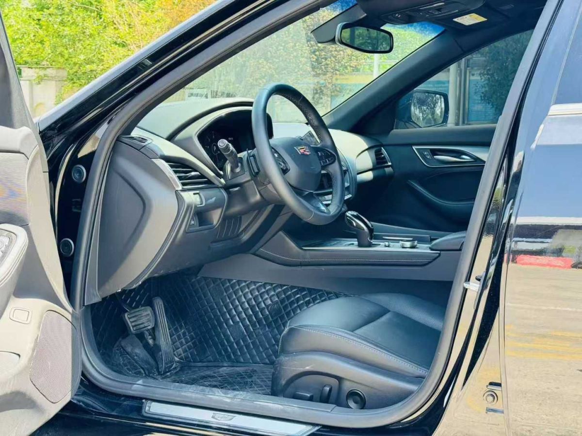 凱迪拉克 XT5  2023款 2.0T 兩驅(qū)風尚型圖片