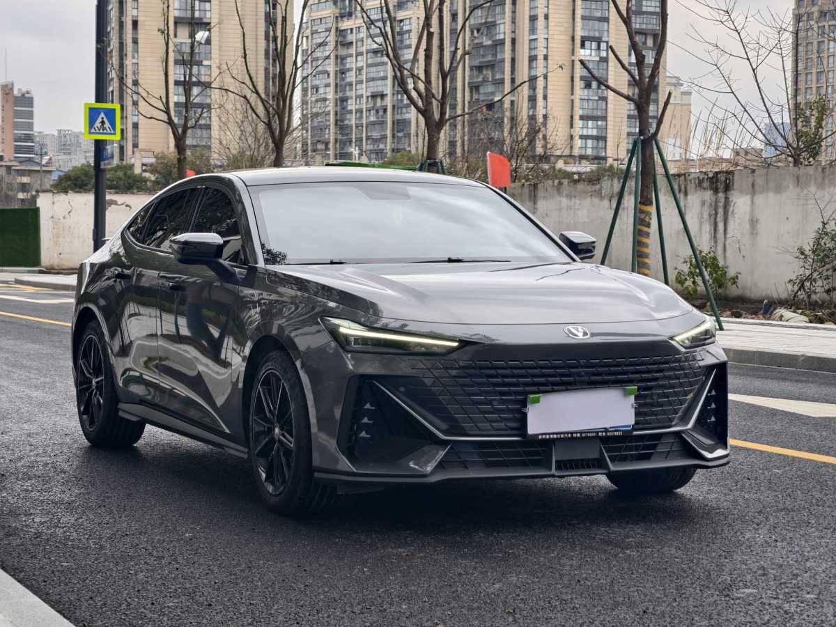 長(zhǎng)安 長(zhǎng)安UNI-V  2022款 1.5T 尊貴型圖片