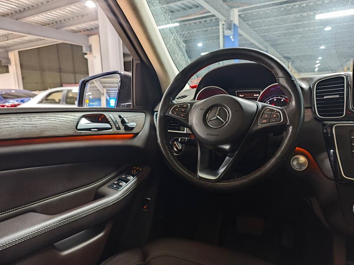 奔馳 奔馳GLE  2016款 GLE 320 4MATIC 豪華型圖片