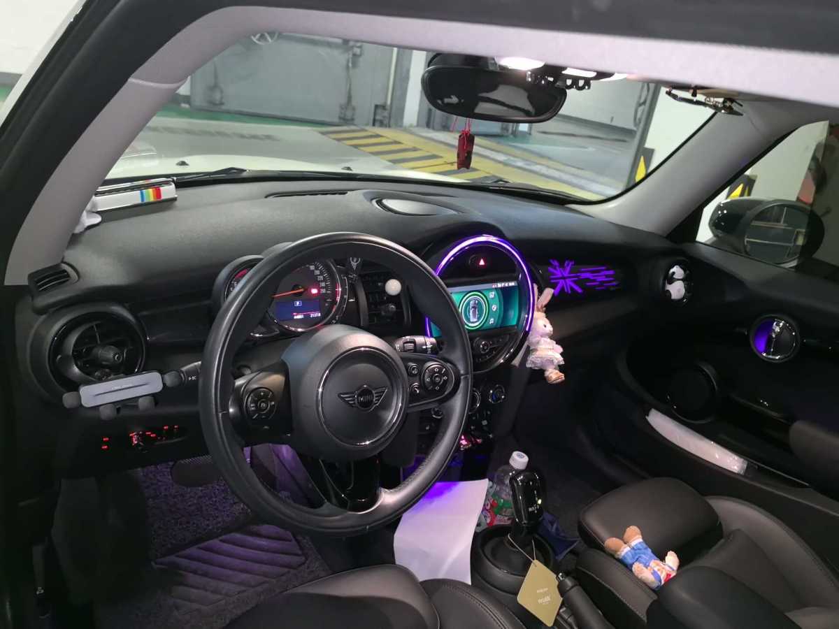 MINI MINI  2020款 1.5T COOPER 經(jīng)典派圖片