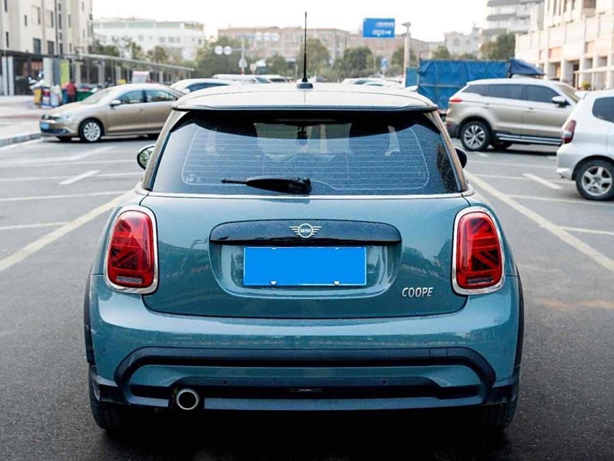 MINI MINI  2023款 改款 1.5T COOPER 藝術(shù)家圖片