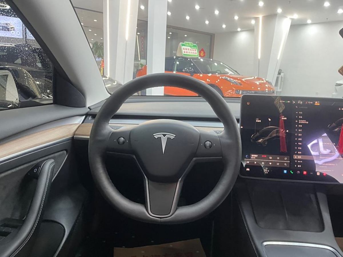 特斯拉 Model 3  2021款 改款 標準續(xù)航后驅(qū)升級版圖片