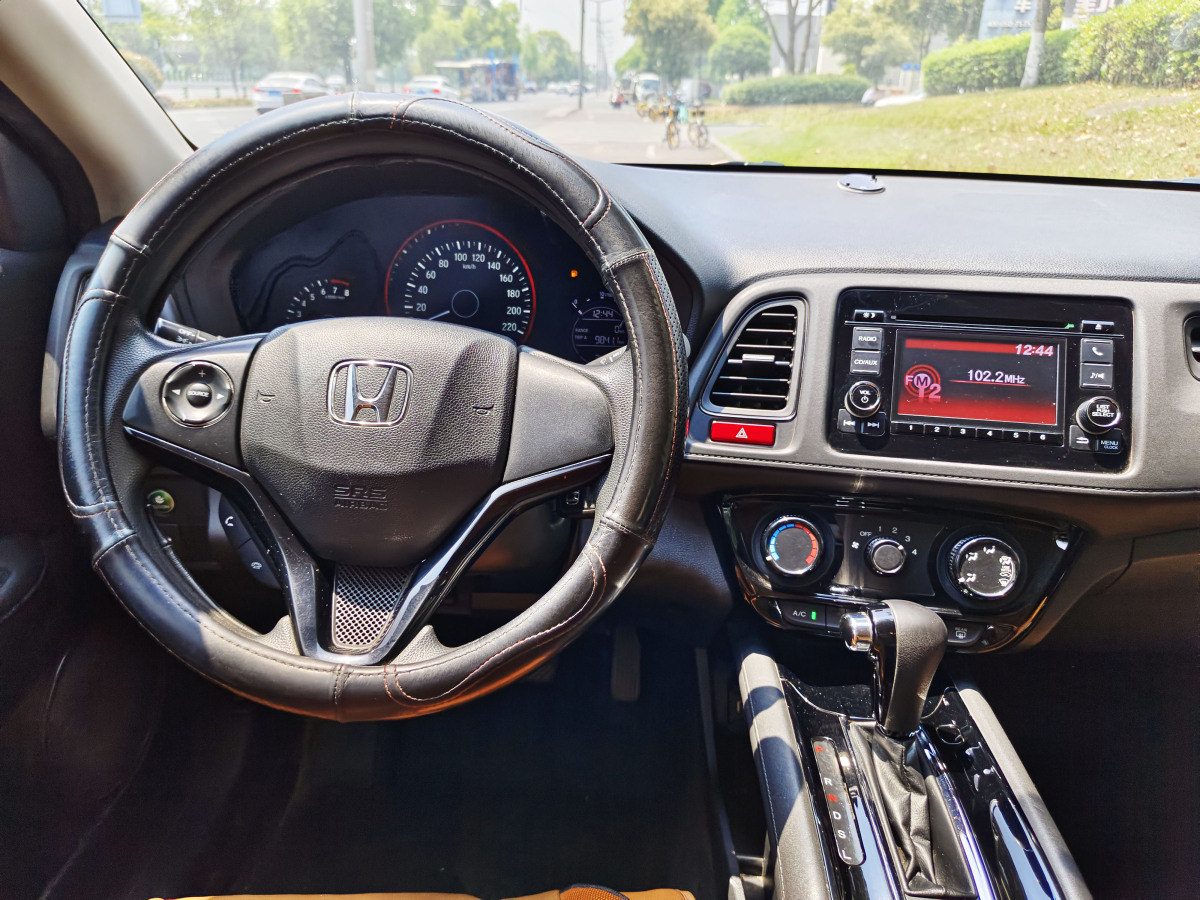 2016年4月本田 缤智  2015款 1.5L CVT两驱舒适型