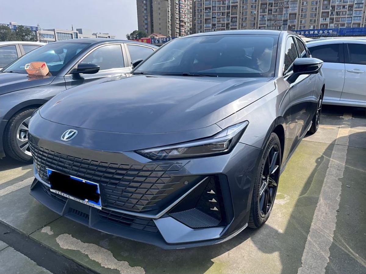 長安 長安UNI-V  2022款 1.5T 尊貴型圖片