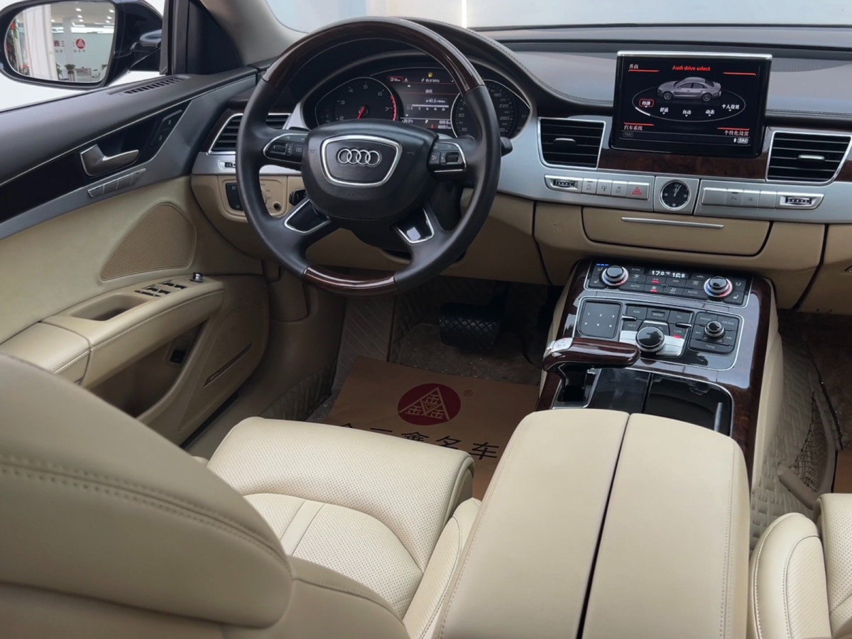 2013年7月奧迪 奧迪A8  2013款 A8L 45 TFSI quattro豪華型