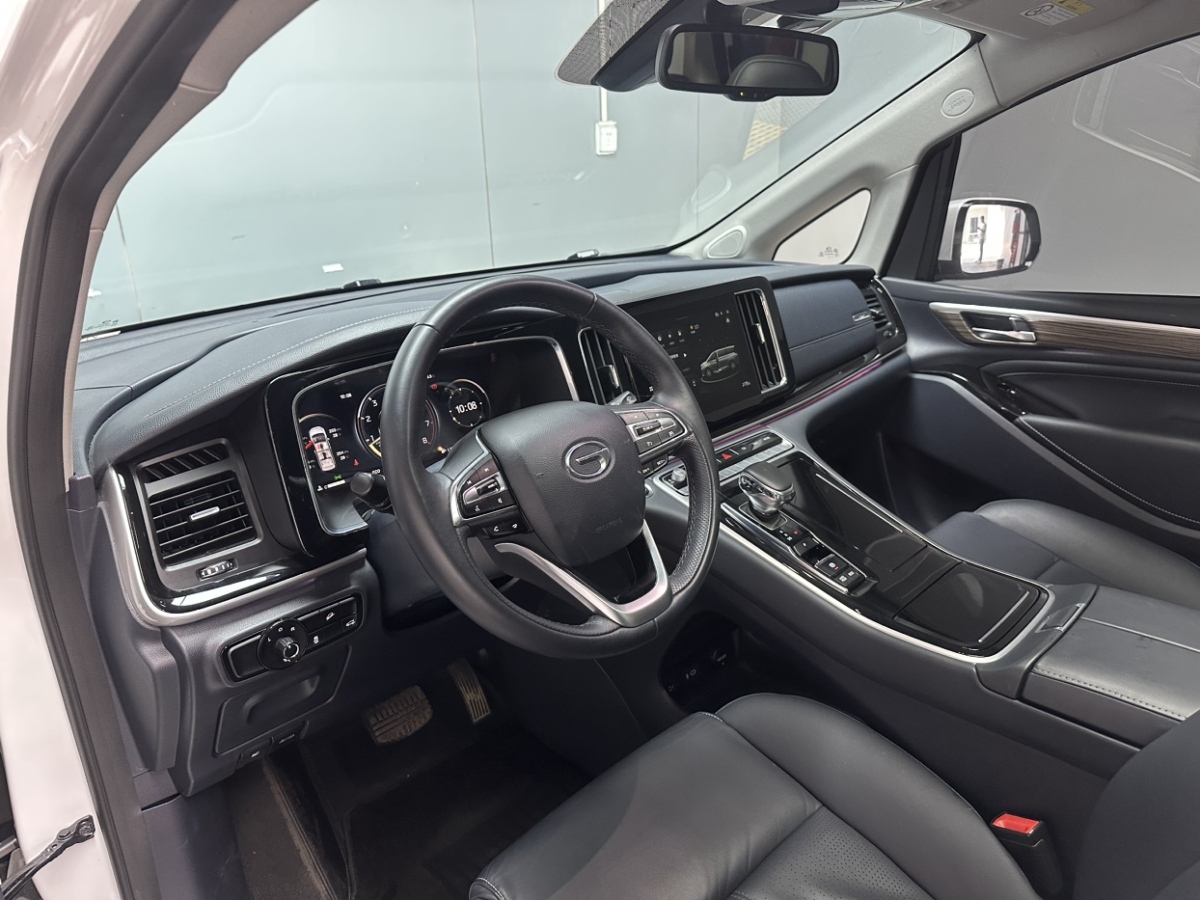 廣汽傳祺 M8  2023款 領(lǐng)秀系列 390T 尊貴版圖片