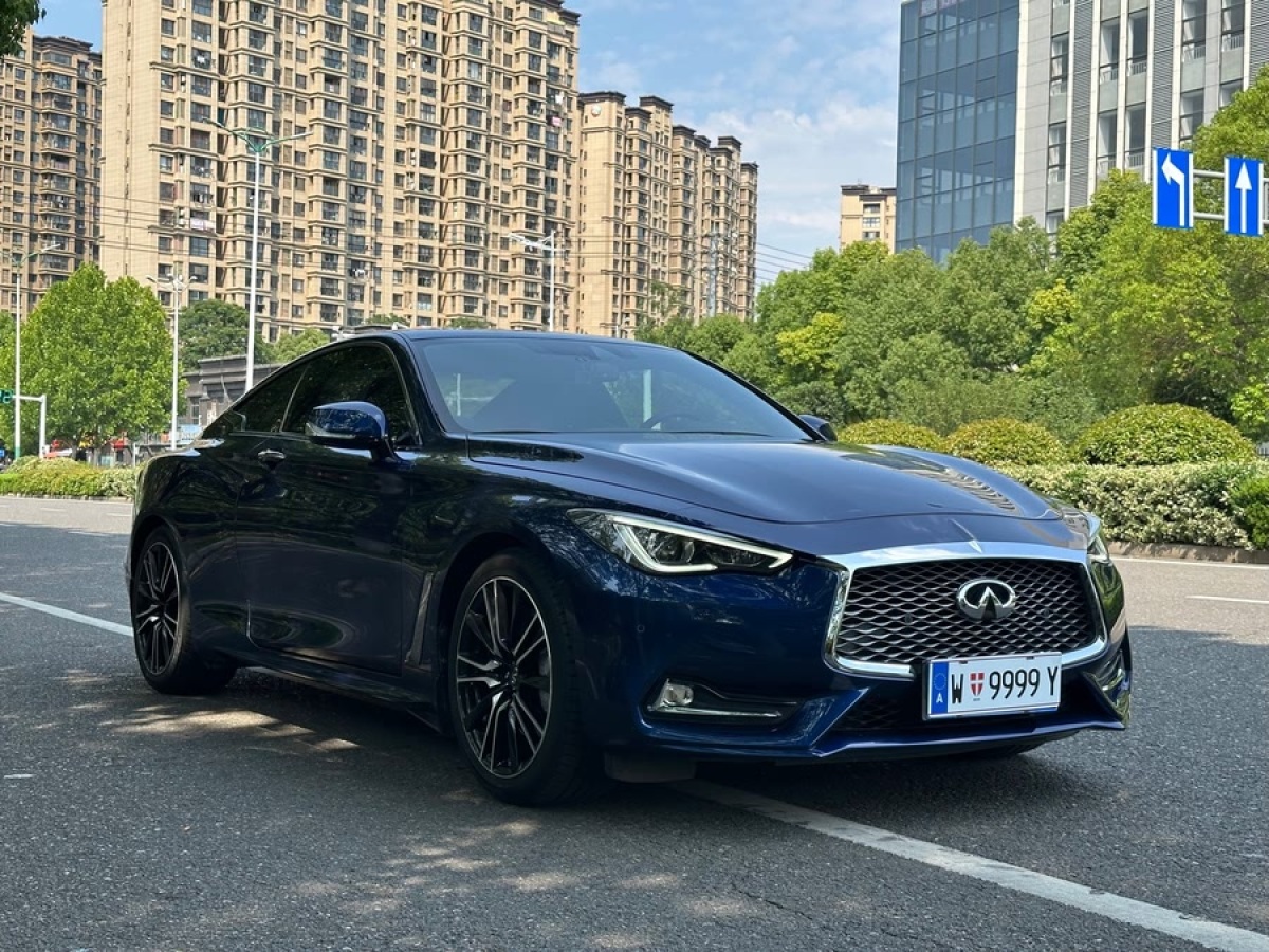 英菲尼迪 Q60  2019款 S 2.0T 豪華運(yùn)動版圖片