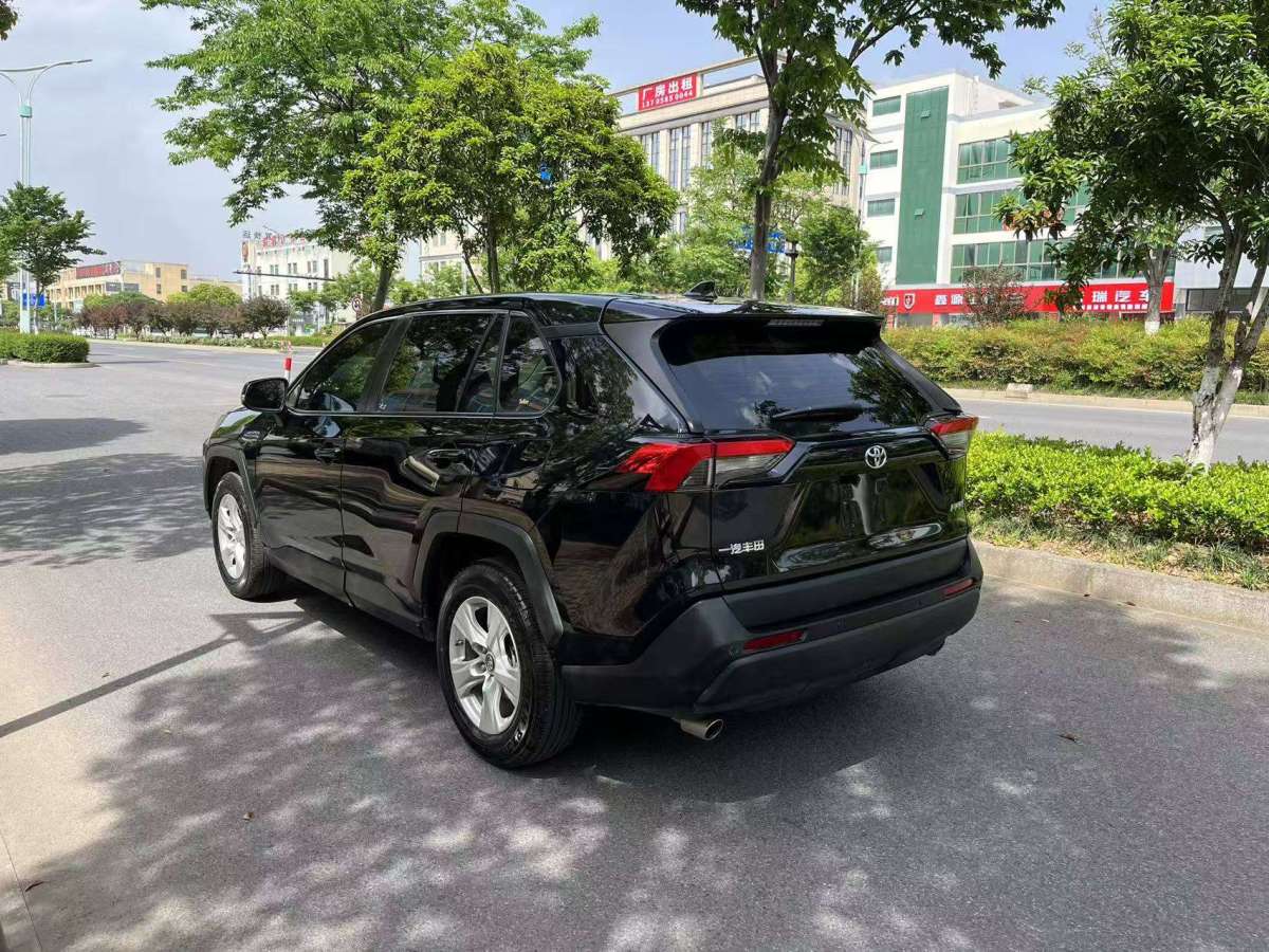豐田 RAV4榮放  2022款 2.0L CVT兩驅(qū)都市版圖片