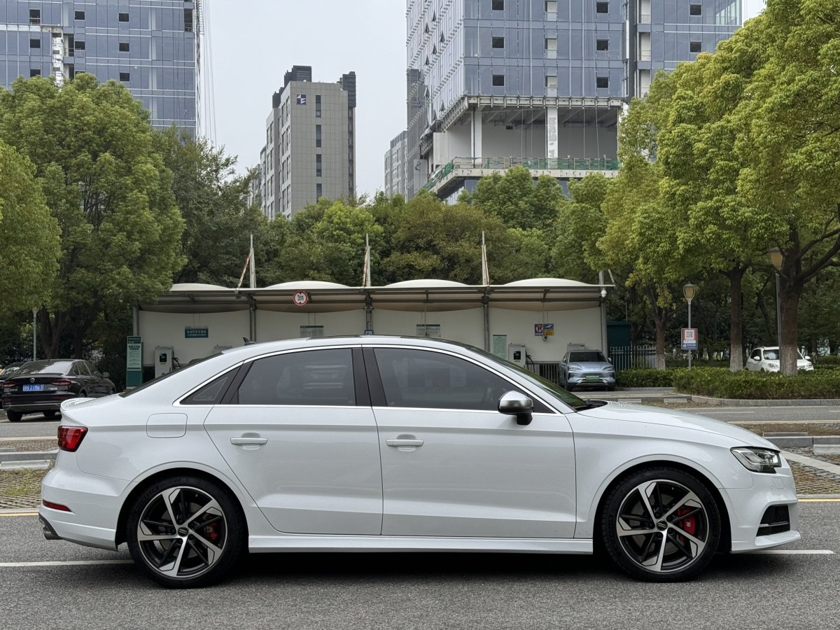 奧迪 奧迪S3  2019款 S3 2.0T Limousine圖片