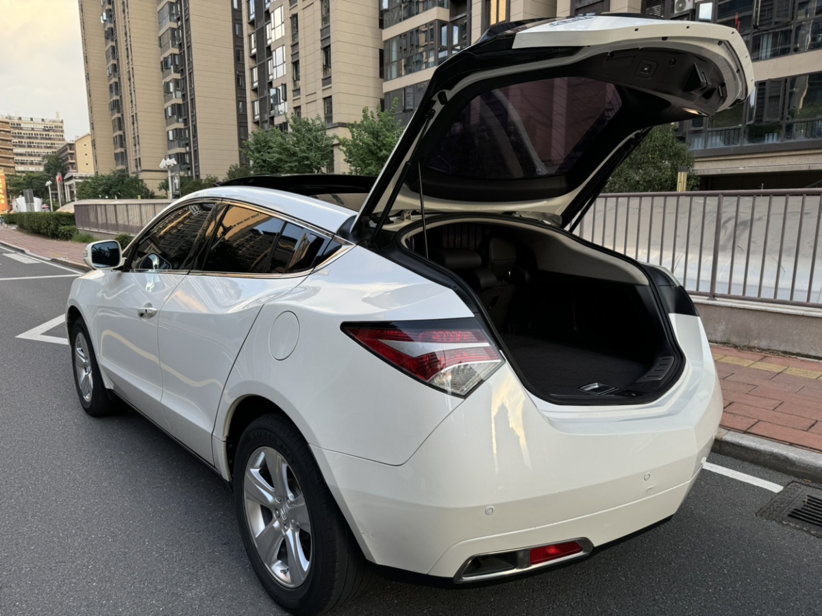 謳歌 ZDX  2012款 3.7 標(biāo)準(zhǔn)版圖片