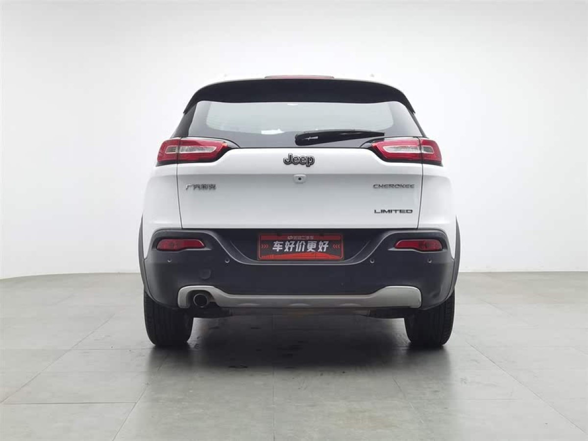 Jeep 自由光  2017款 2.0L 優(yōu)越版圖片