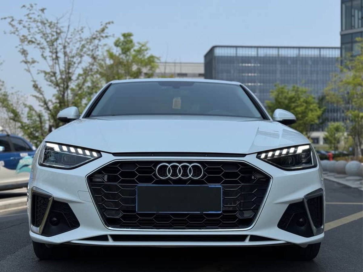 奧迪 奧迪A4L  2022款 40 TFSI 時(shí)尚動(dòng)感型圖片