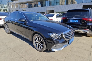 奔驰E级 奔驰 E 300 L 豪华型