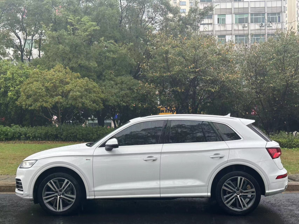 奧迪 奧迪Q5L  2020款 40 TFSI 榮享時尚型圖片