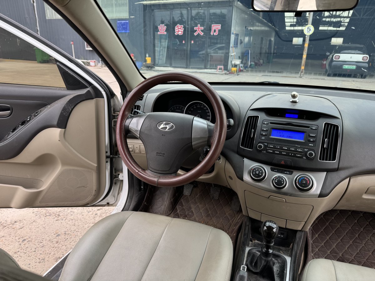 現(xiàn)代 悅動(dòng)  2015款 1.6L 手動(dòng)舒適型圖片