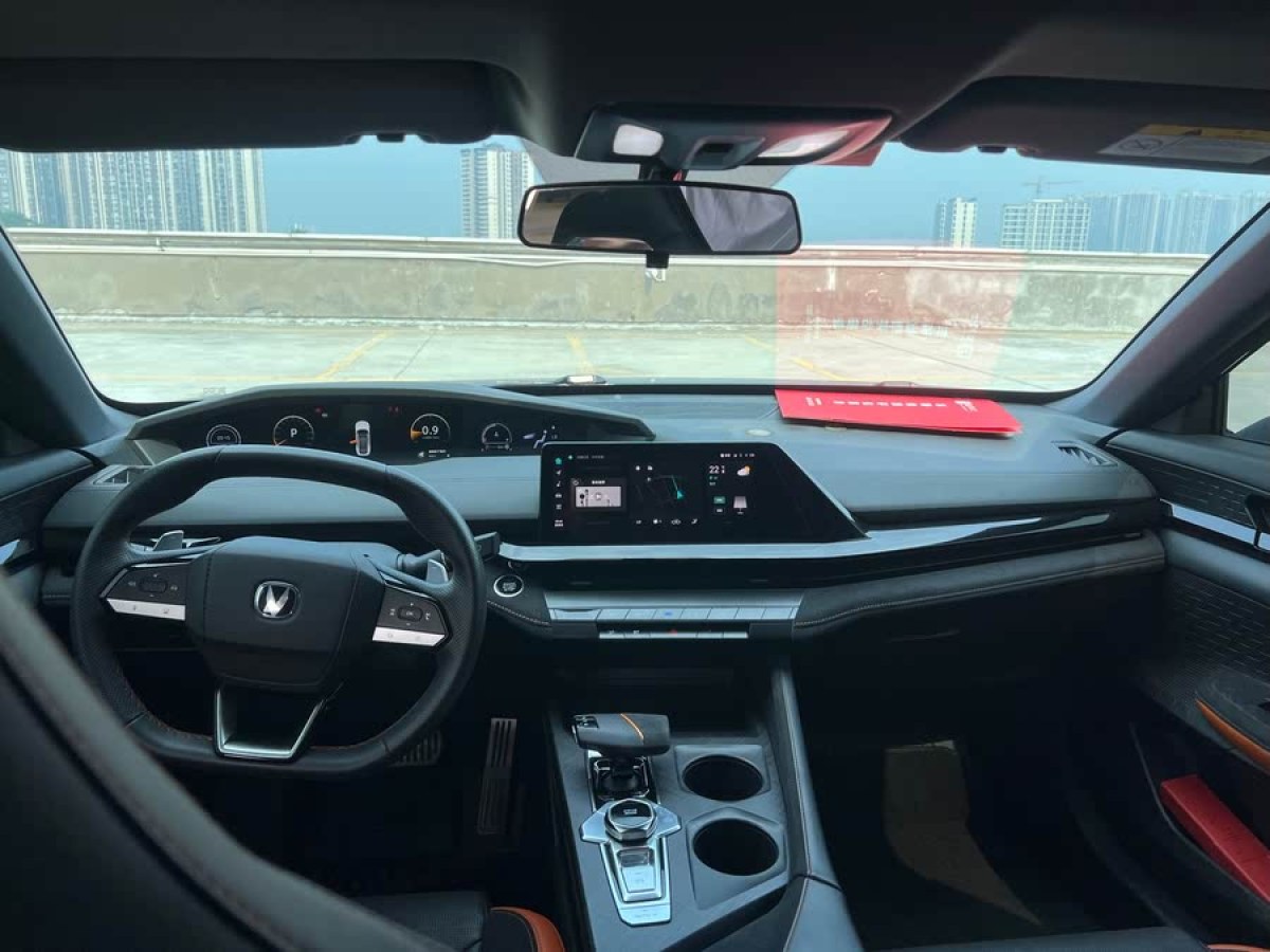 長安 長安UNI-V  2022款 2.0T 領(lǐng)速版圖片