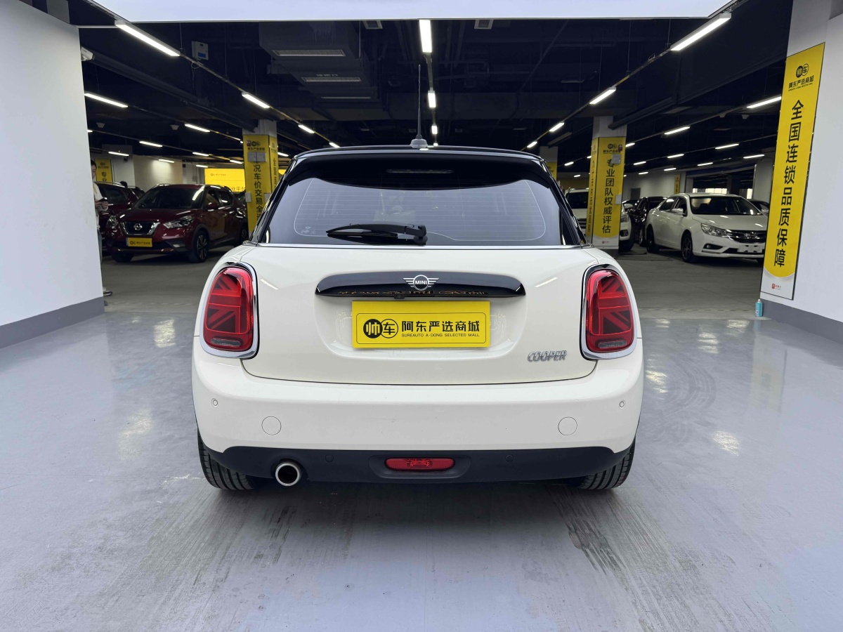 MINI MINI  2021款 1.5T COOPER 艺术家 五门版图片