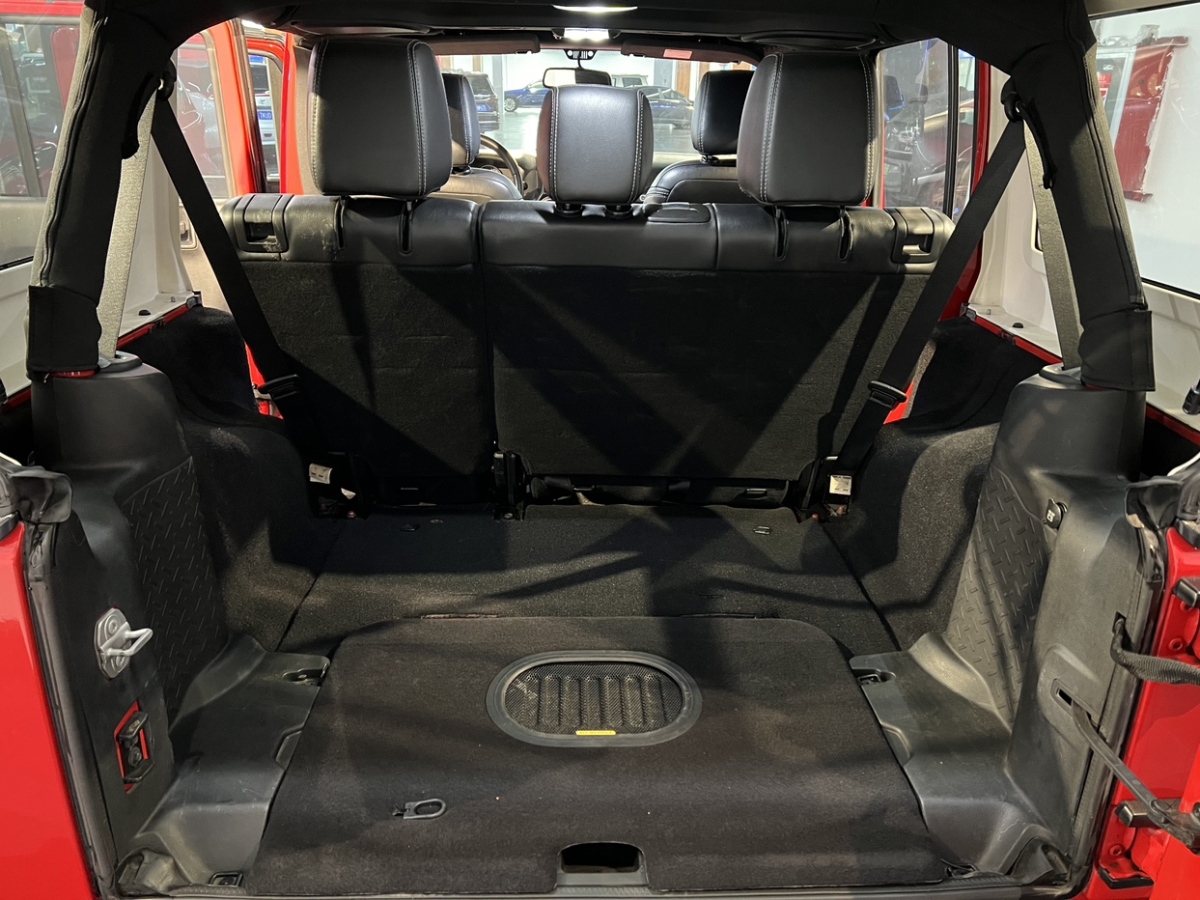 2018年1月Jeep 牧马人  2017款 3.0L Sahara 四门舒享版