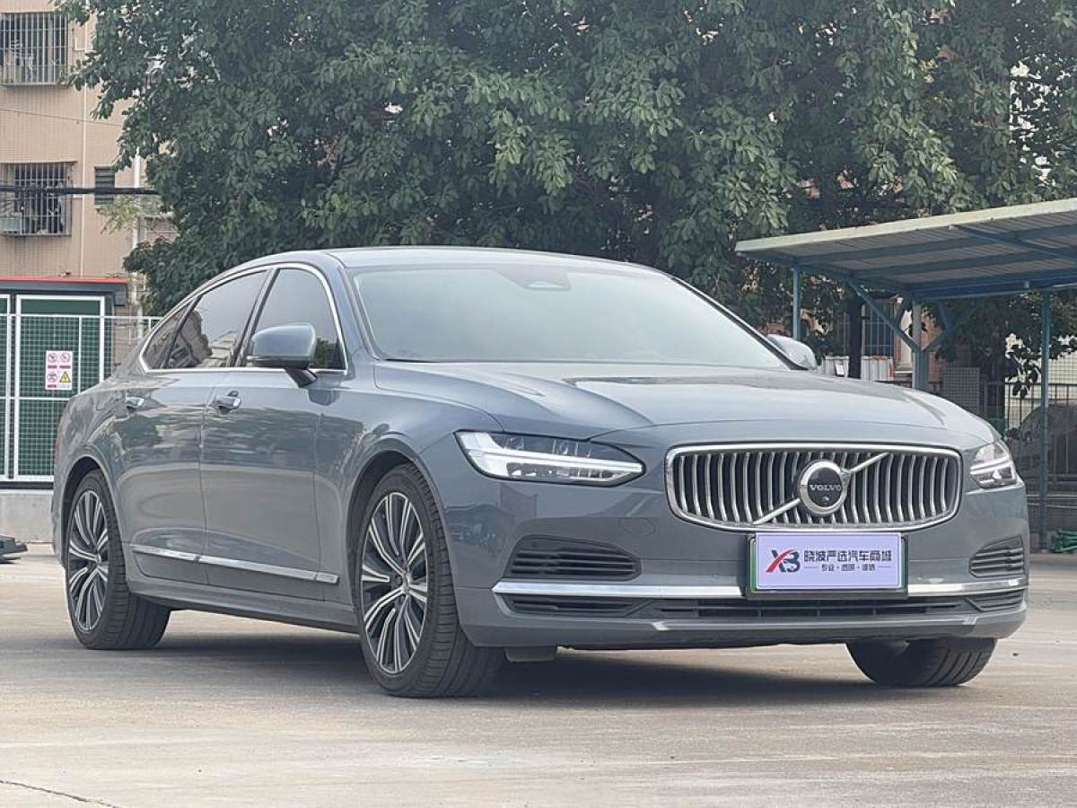 沃爾沃 S90新能源  2025款 插電式混動(dòng) 四驅(qū)長(zhǎng)續(xù)航智雅豪華版圖片