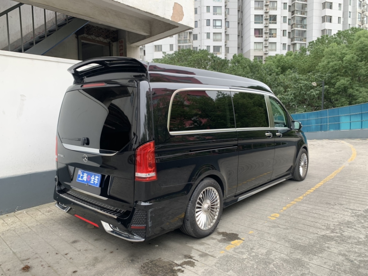 奔馳 V級(jí)  2021款 V 260 L 長(zhǎng)軸距尊貴版圖片