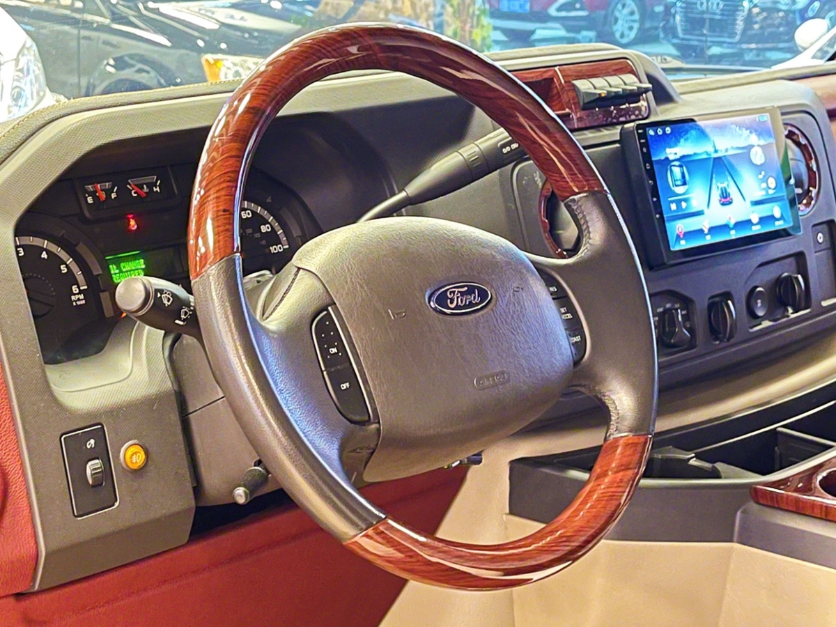 福特 E350  2011款 5.4L 普通游艇版图片